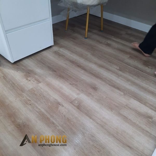 Thi công sàn nhựa giả gỗ quận 3 chuyên nghiệp, uy tín
